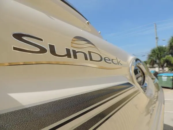 Slide: The Image of Sea Ray 240 Sundeck 2008 - 4