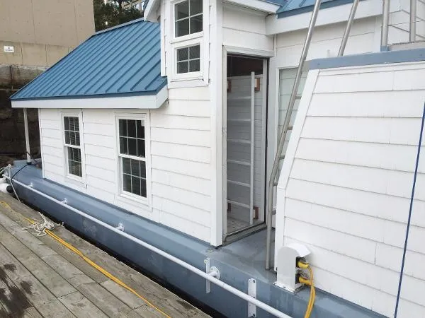 Slide: The Image of Anderson 40' Houseboat 2003 - 3