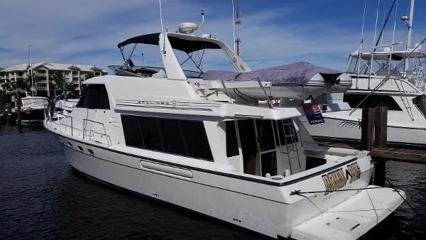Slide: The Image of Bayliner 4788 Pilot House Motoryacht 2001 - 2