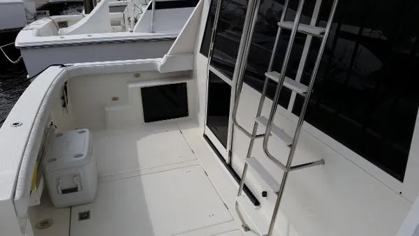 Slide: The Image of Bayliner 4788 Pilot House Motoryacht 2001 - 5
