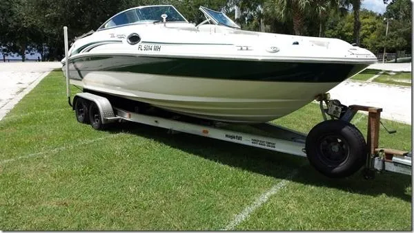 Slide: The Image of Sea Ray 240 Sundeck 2003 - 0