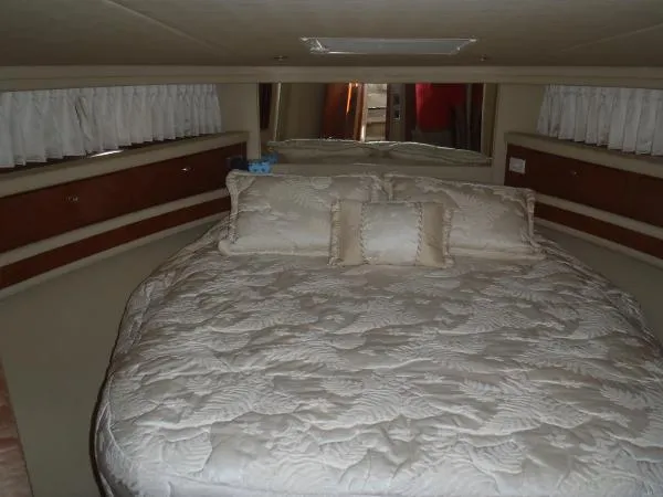 Slide: The Image of Sea Ray 480 Sedan W/Low Hr Cummins 2002 - 4