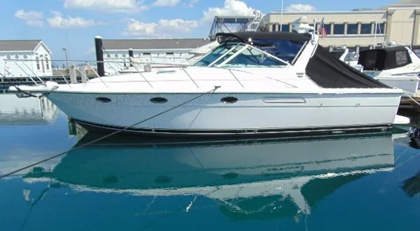 Slide: The Image of Tiara 3100 Open 2000 - 0