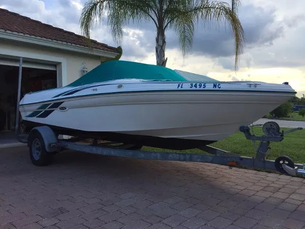 Slide: The Image of Sea Ray Bow Rider 1998 - 0