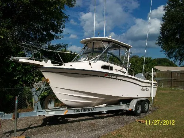 Slide: The Image of Grady-White Seafarer 228 2003 - 0