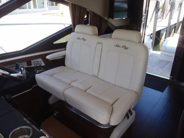 Slide: The Image of Sea Ray Sundancer 2015 - 10
