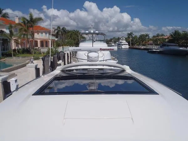 Slide: The Image of Sea Ray Sundancer 2015 - 4