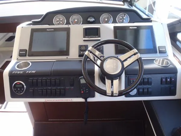 Slide: The Image of Sea Ray Sundancer 2015 - 7