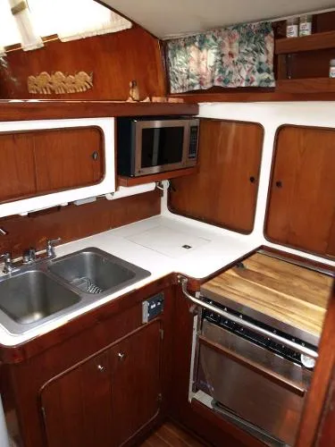 Slide: The Image of Gulfstar 47 Sailmaster 1979 - 10