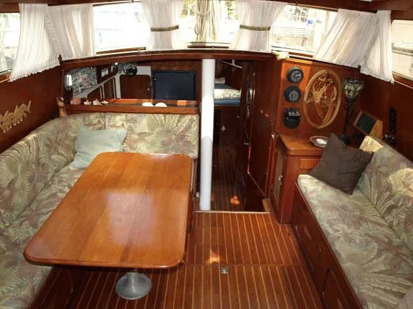 Slide: The Image of Gulfstar 47 Sailmaster 1979 - 6