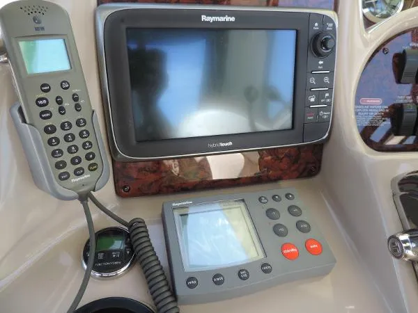 Slide: The Image of Sea Ray 360 Sundancer 2002 - 9