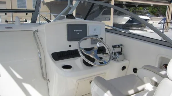 Slide: The Image of Boston Whaler 305 Conquest 2008 - 8