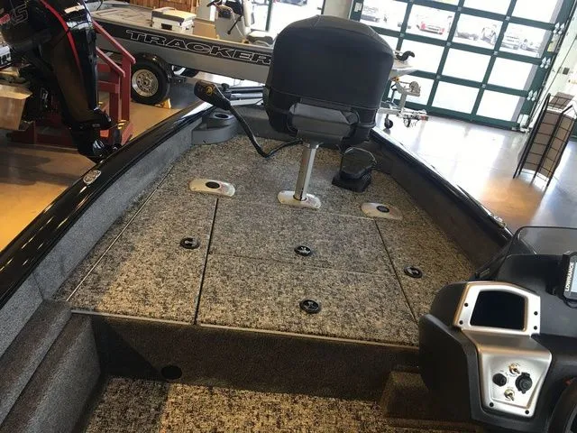 Slide: The Image of Tracker Pro Team 175 TF 2026 - 10