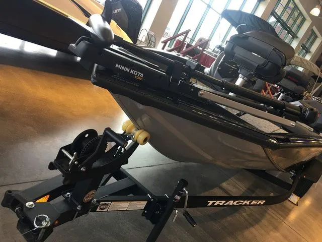 Slide: The Image of Tracker Pro Team 175 TF 2026 - 7