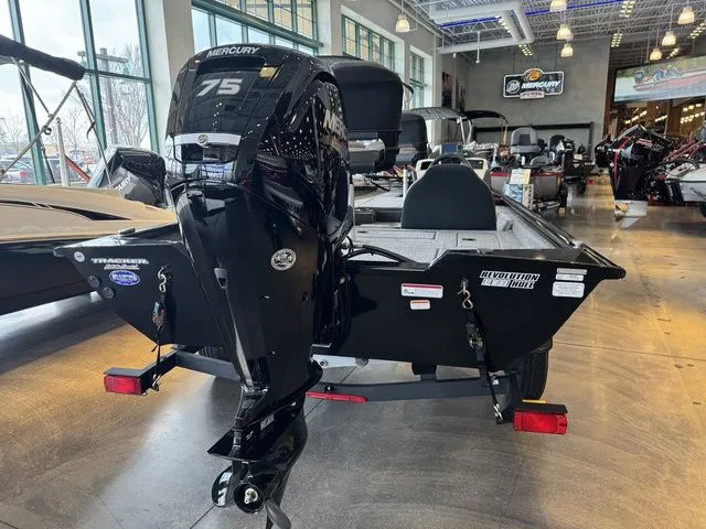 Slide: The Image of Tracker Pro Team 175 TXW 2026 - 3