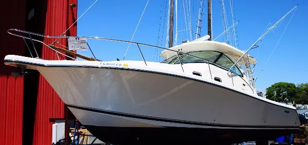 Slide: The Image of Pursuit 375 Offshore 2010 - 0