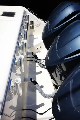 Slide: The Image of Pursuit 375 Offshore 2010 - 7
