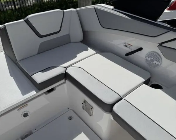 Slide: The Image of Yamaha AR220 2026 - 14