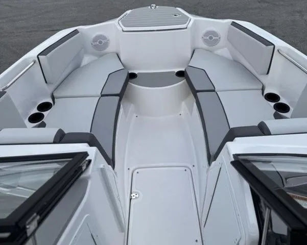 Slide: The Image of Yamaha AR220 2026 - 18