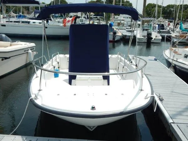 Slide: The Image of Boston Whaler Dauntless 220 2003 - 0