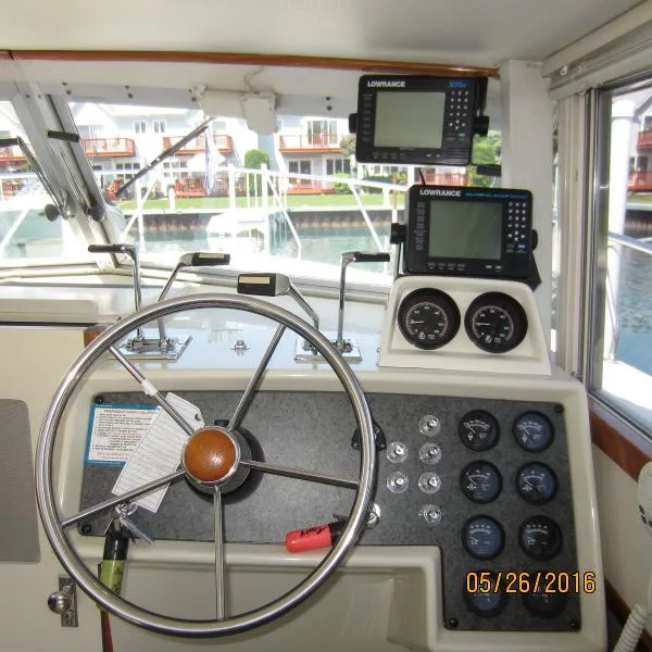 Slide: The Image of Chris-Craft 28 Commander Sports Express 1972 - 6