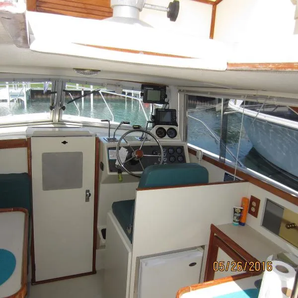 Slide: The Image of Chris-Craft 28 Commander Sports Express 1972 - 8