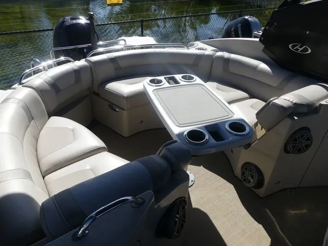 Slide: The Image of Harris Grand Mariner Series SL 270 2016 - 6