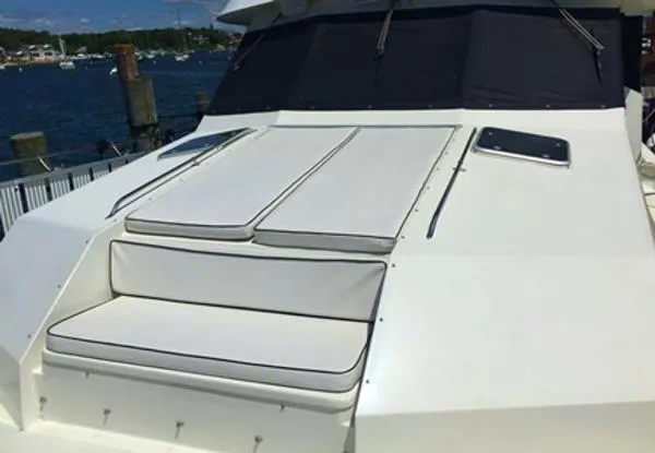 Slide: The Image of Hatteras 65' Sport Deck Motor Yacht 1998 - 5