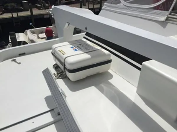 Slide: The Image of Hatteras 65' Sport Deck Motor Yacht 1998 - 6