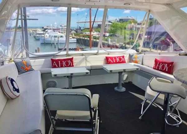 Slide: The Image of Hatteras 65' Sport Deck Motor Yacht 1998 - 9