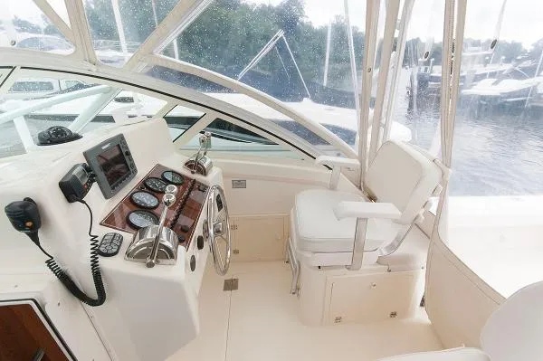 Slide: The Image of Albemarle 280 Express Fisherman 2005 - 4