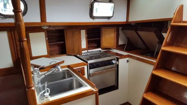 Slide: The Image of Shannon Sailboat 1981 - 10
