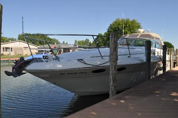 Slide: The Image of Sea Ray 410 Express Cruiser 2001 - 1