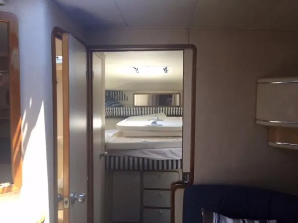 Slide: The Image of Sea Ray 440 Sundancer 1995 - 3