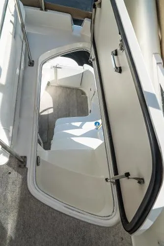 Slide: The Image of Sea Ray 400 Sedan Bridge 2001 - 11