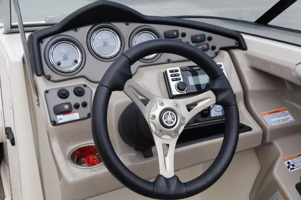 Slide: The Image of Yamaha 242 Limited 2014 - 7