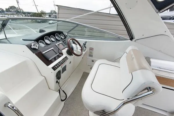 Slide: The Image of Sea Ray 310 Sundancer 2010 - 2