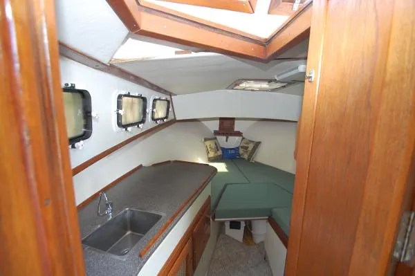 Slide: The Image of Albin 27 Sport Cruiser Express 1986 - 11