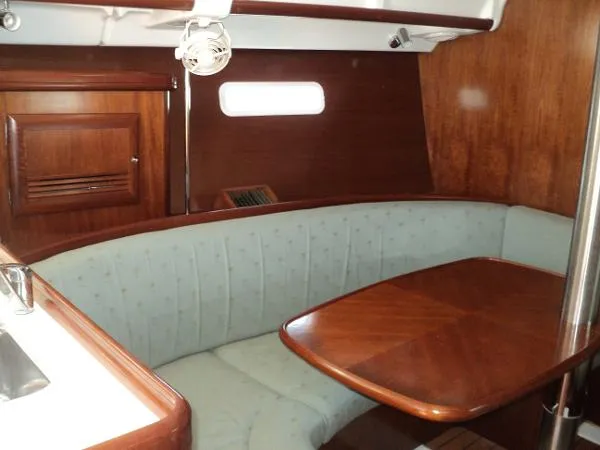 Slide: The Image of Beneteau 373 2005 - 9