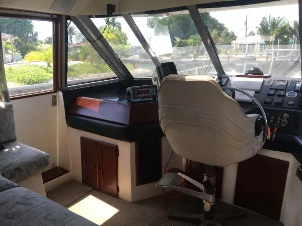 Slide: The Image of Bayliner 4588 Pilot House Motor Yacht 1986 - 11