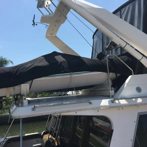 Slide: The Image of Bayliner 4588 Pilot House Motor Yacht 1986 - 4