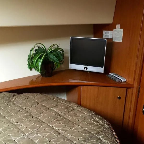 Slide: The Image of Silverton 35 Motor Yacht 2008 - 7