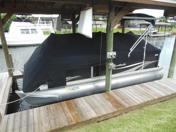 Slide: The Image of GODFREY MARINE 2086 Sweetwater 2011 - 0