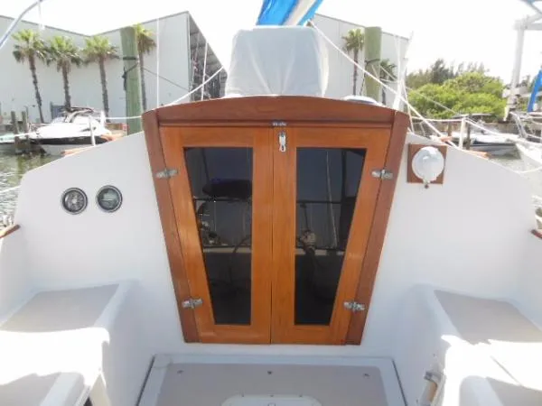 Slide: The Image of Island Packet 26 MK II Cutter 1982 - 5