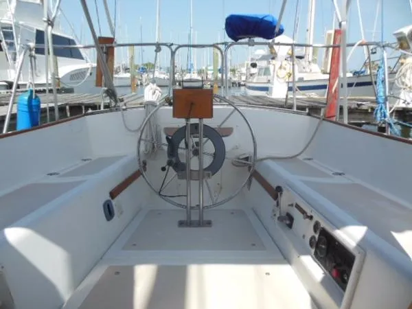 Slide: The Image of Island Packet 26 MK II Cutter 1982 - 6