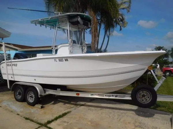 Slide: The Image of Sea Pro 206 Center Console 2004 - 0