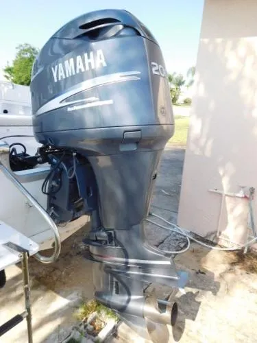 Slide: The Image of Sea Pro 206 Center Console 2004 - 1