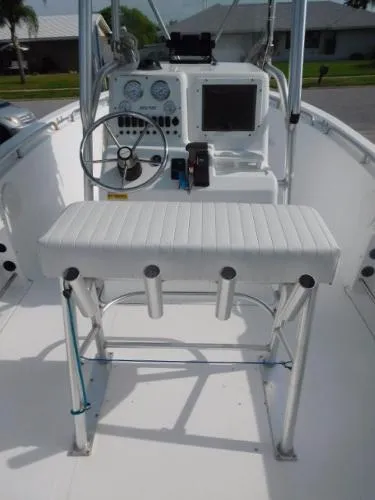 Slide: The Image of Sea Pro 206 Center Console 2004 - 5