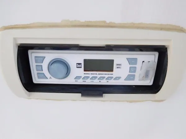 Slide: The Image of Sea Pro 206 Center Console 2004 - 8
