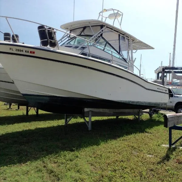 Slide: The Image of Grady-White Marlin 280 1990 - 0